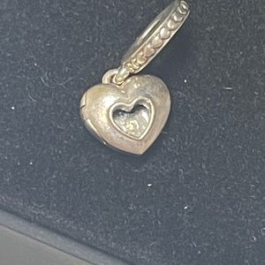 Pandora club charm